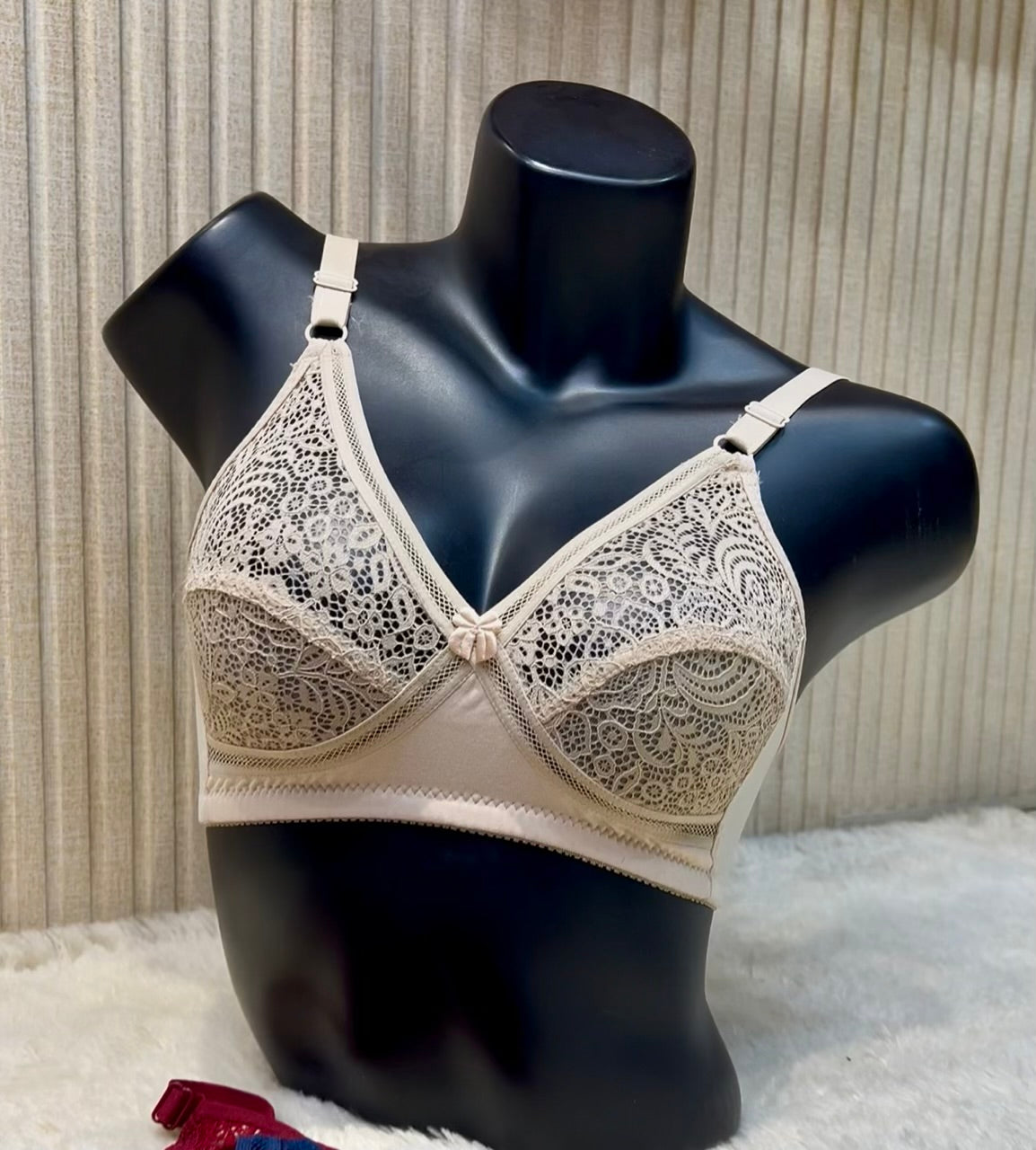 Novessa Elegant Lace Comfort Bra – Non-Wired Everyday Support