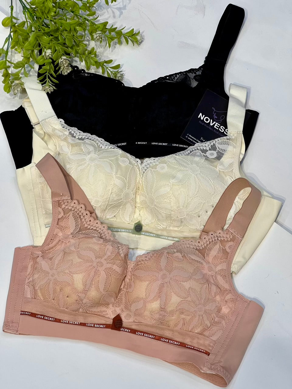 Classic Lace Comfort Soft Padded Bra –