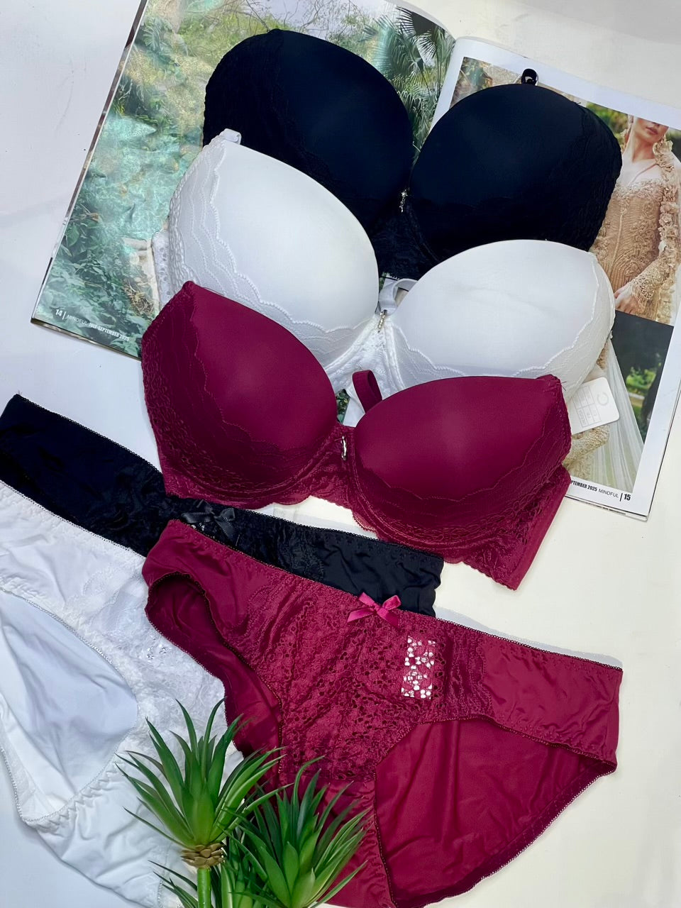 Emerald Grace Lace Bra & Panty Set