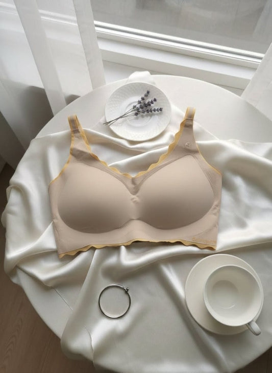 Scallop Edge Seamless Comfort Bra