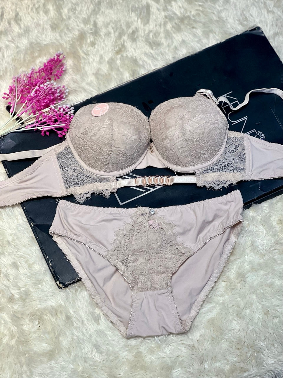 Full Lace Bra & Panty Set – Elegant Comfort in Multiple Colors